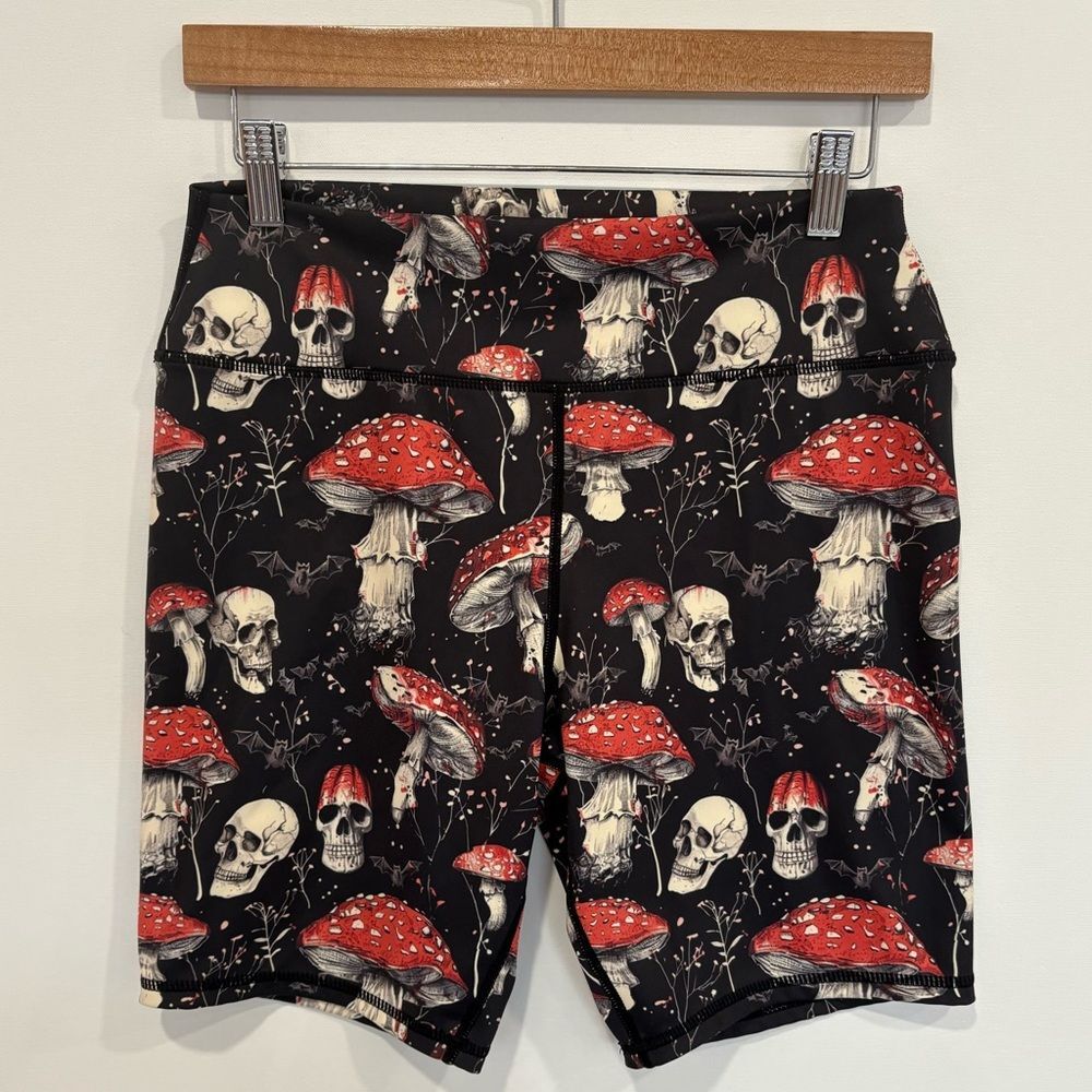 Skull & Mushroom Graphic All Over Print Biker Shorts Womens Size Small Black Red - Picture 4 of 9